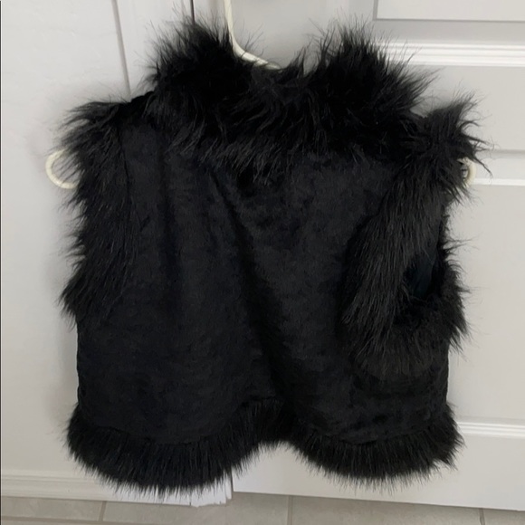 LOFT Black Faux Fur Vest - Picture 7 of 9